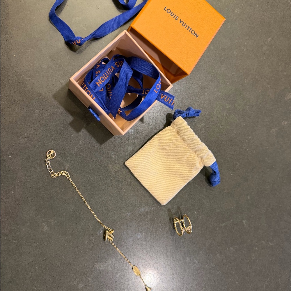Louis Vuitton Gold Bracelet and Ring Set - Picture 4 of 5